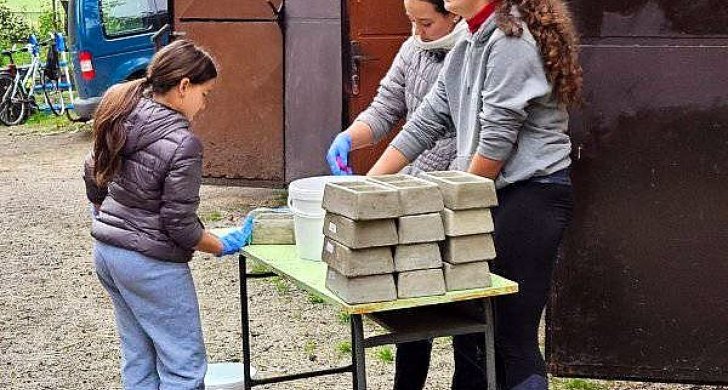 Brigada_před_výstavou_mladé_chovatelky.jpg